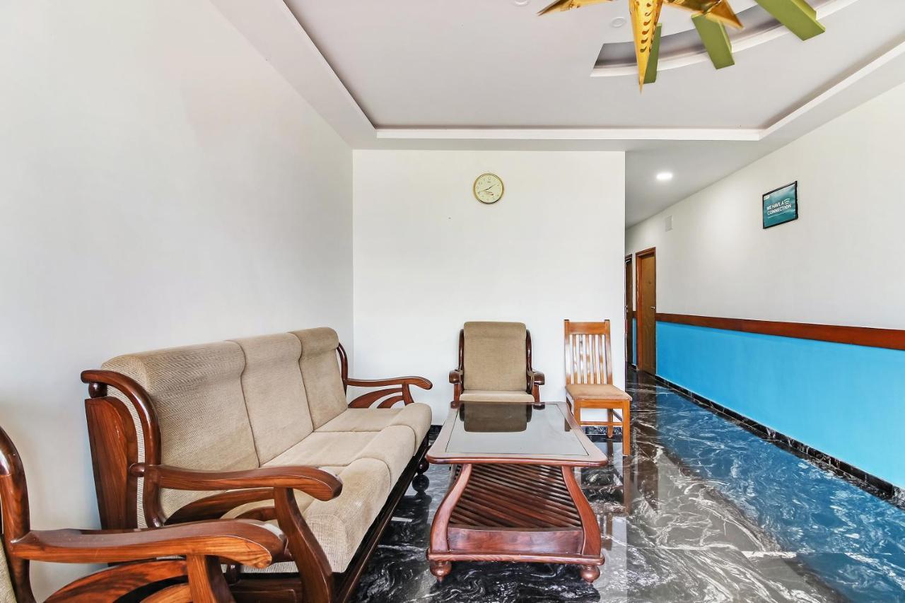 Oyo 28303 Yesh Comforts Hotel Madikeri Esterno foto