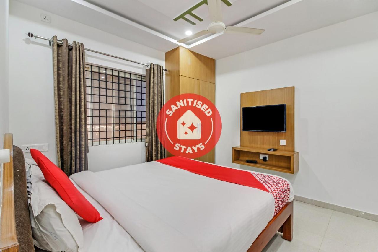 Oyo 28303 Yesh Comforts Hotel Madikeri Esterno foto