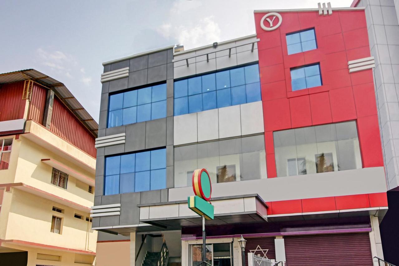 Oyo 28303 Yesh Comforts Hotel Madikeri Esterno foto