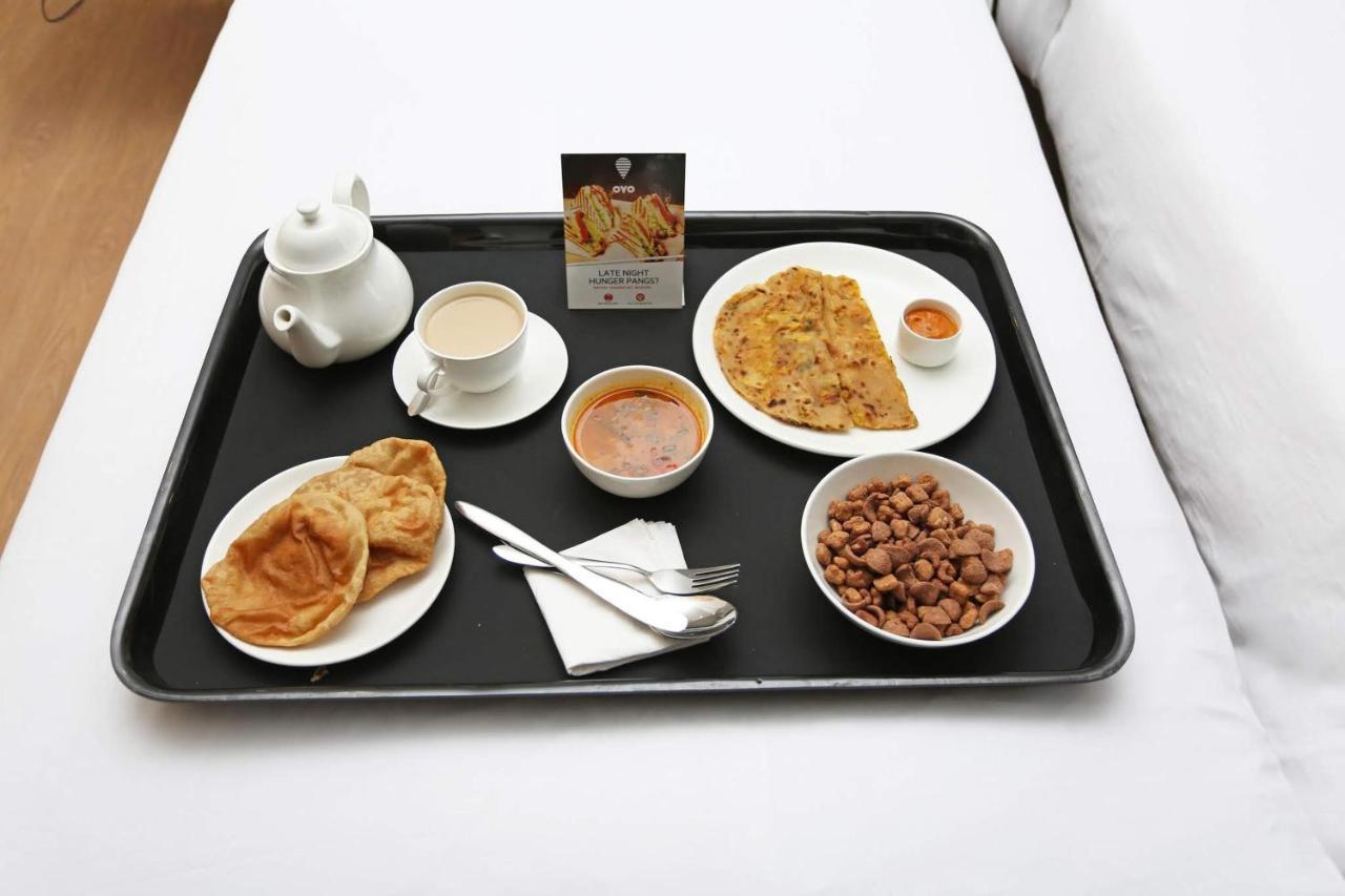 Oyo 28303 Yesh Comforts Hotel Madikeri Esterno foto